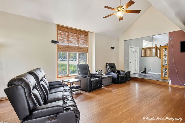 8302 White Oaks Road, Wonder Lake, IL 60097