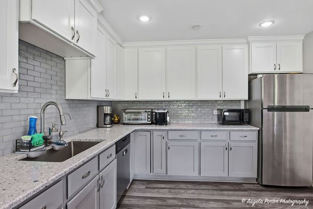 8302 White Oaks Road, Wonder Lake, IL 60097
