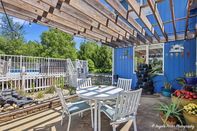8302 White Oaks Road, Wonder Lake, IL 60097