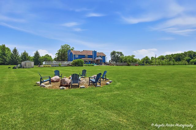 8302 White Oaks Road, Wonder Lake, IL 60097