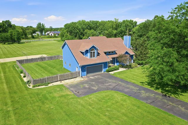 8302 White Oaks Road, Wonder Lake, IL 60097