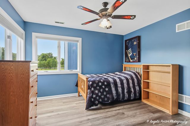 8302 White Oaks Road, Wonder Lake, IL 60097