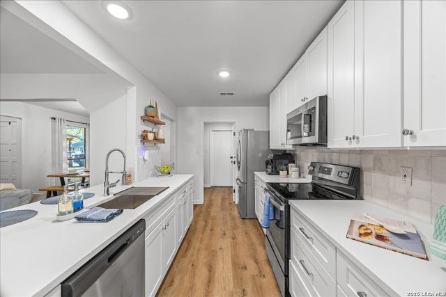 13214 Larkbrook St, San Antonio, TX 78233