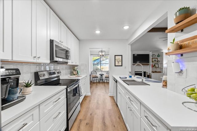 13214 Larkbrook St, San Antonio, TX 78233