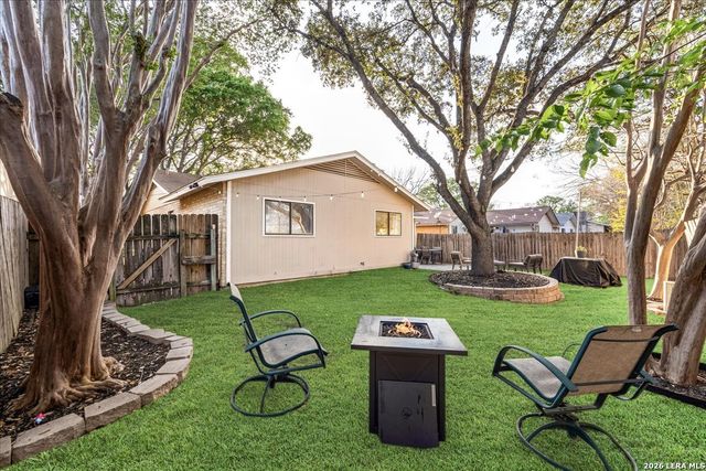 13214 Larkbrook St, San Antonio, TX 78233