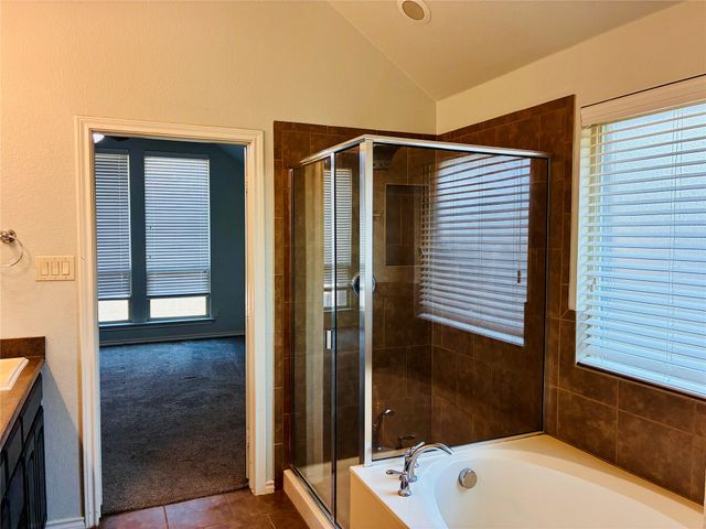 2229 Caroline Drive, Weatherford, TX 76087