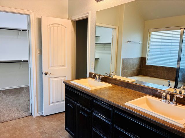 2229 Caroline Drive, Weatherford, TX 76087