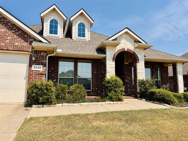 2229 Caroline Drive, Weatherford, TX 76087