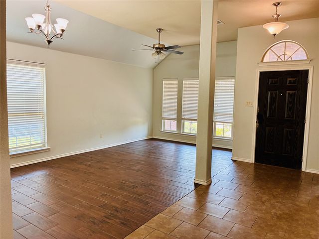 2229 Caroline Drive, Weatherford, TX 76087