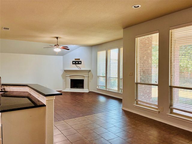 2229 Caroline Drive, Weatherford, TX 76087
