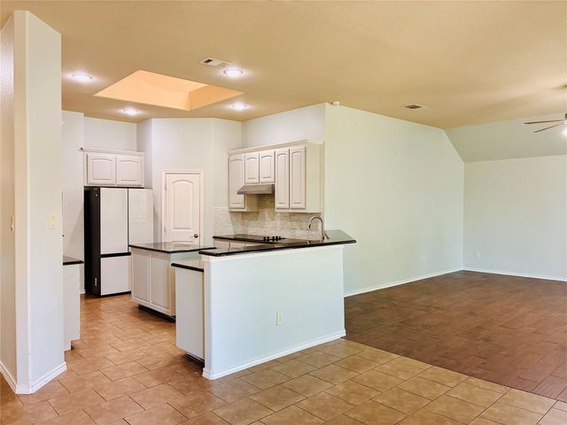 2229 Caroline Drive, Weatherford, TX 76087