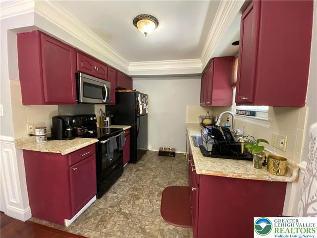 1656 Angela Drive, Bethlehem City, PA 18017