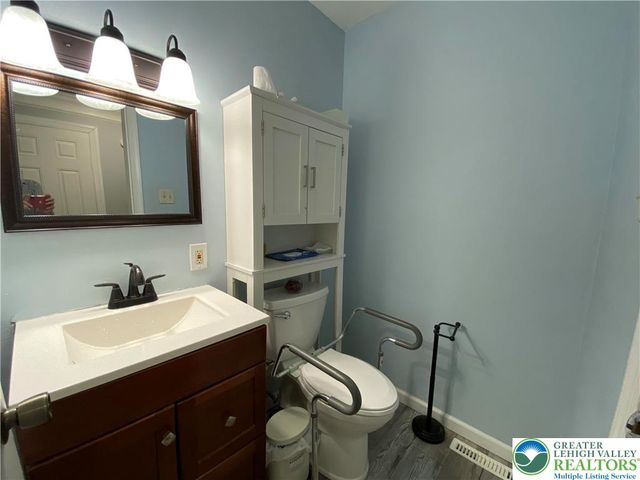1656 Angela Drive, Bethlehem City, PA 18017