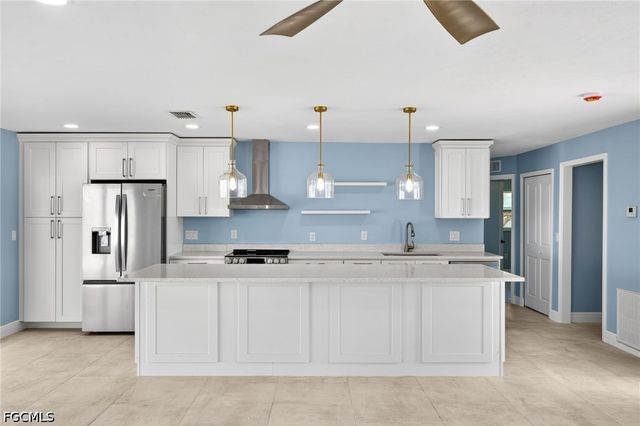 3 Bayview BLVD, Fort Myers Beach, FL 33931