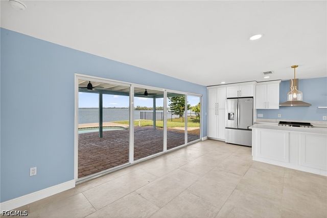 3 Bayview BLVD, Fort Myers Beach, FL 33931