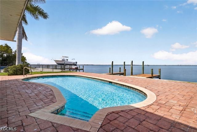 3 Bayview BLVD, Fort Myers Beach, FL 33931
