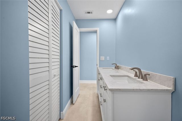 3 Bayview BLVD, Fort Myers Beach, FL 33931