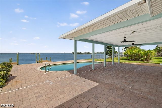 3 Bayview BLVD, Fort Myers Beach, FL 33931