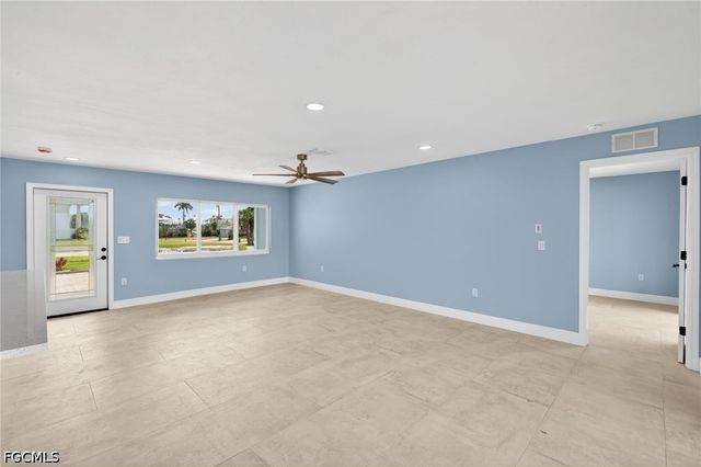 3 Bayview BLVD, Fort Myers Beach, FL 33931