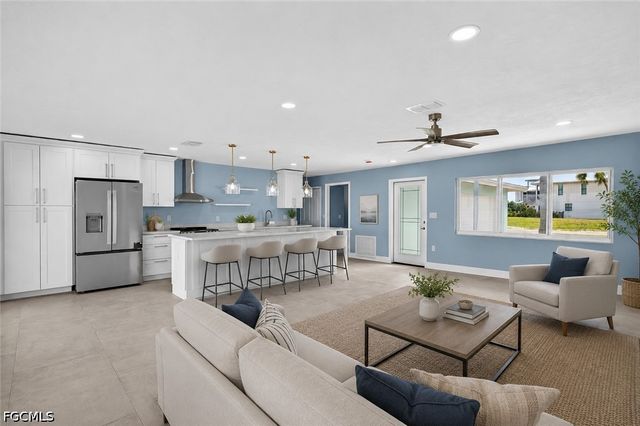 3 Bayview BLVD, Fort Myers Beach, FL 33931