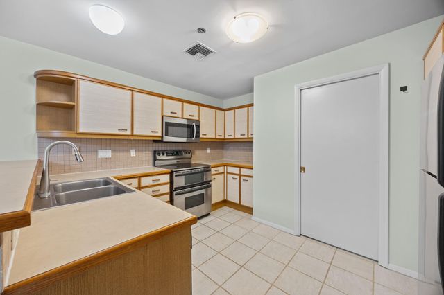 40 N Interstate 35 Highway 8C4, Austin, TX 78701