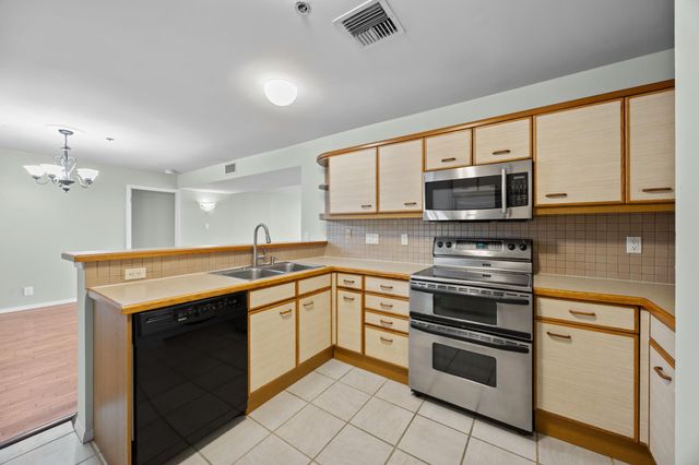40 N Interstate 35 Highway 8C4, Austin, TX 78701