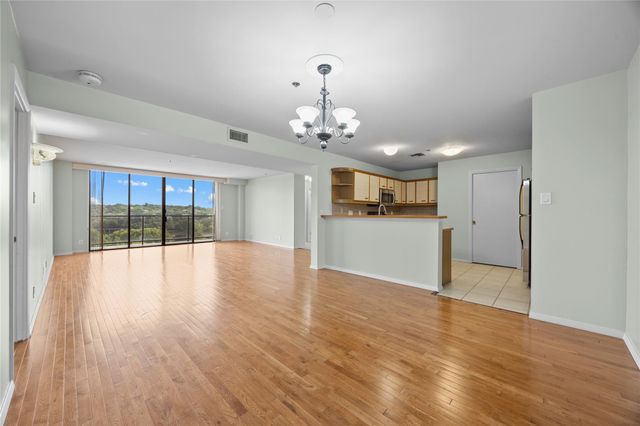 40 N Interstate 35 Highway 8C4, Austin, TX 78701