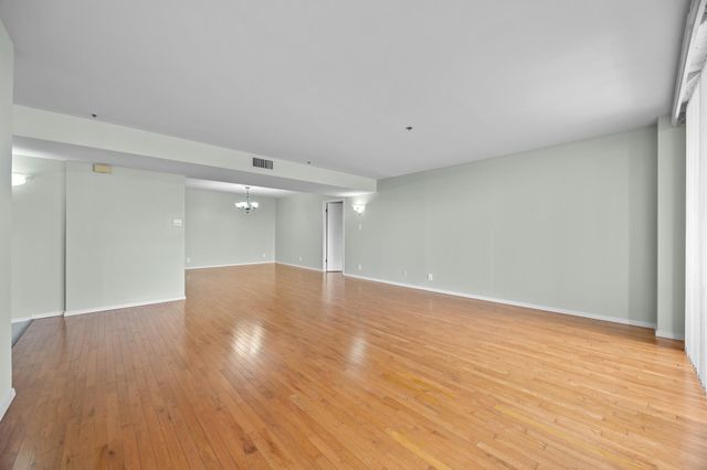 40 N Interstate 35 Highway 8C4, Austin, TX 78701