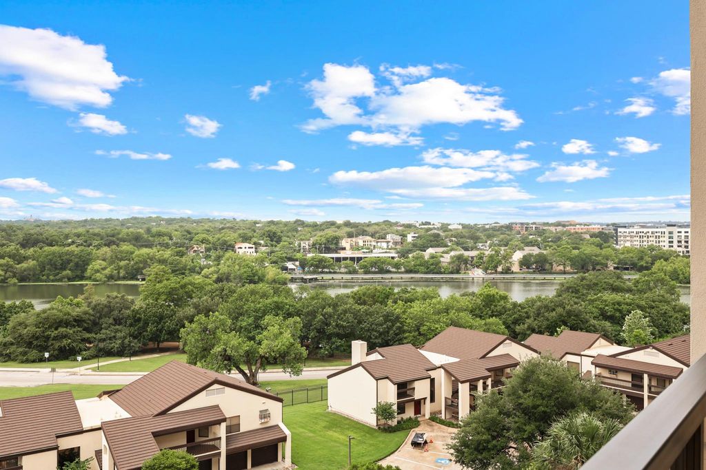 40 N Interstate 35 Highway 8C4, Austin, TX 78701