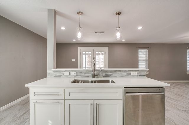 1905 Chattanooga Drive, Bedford, TX 76022