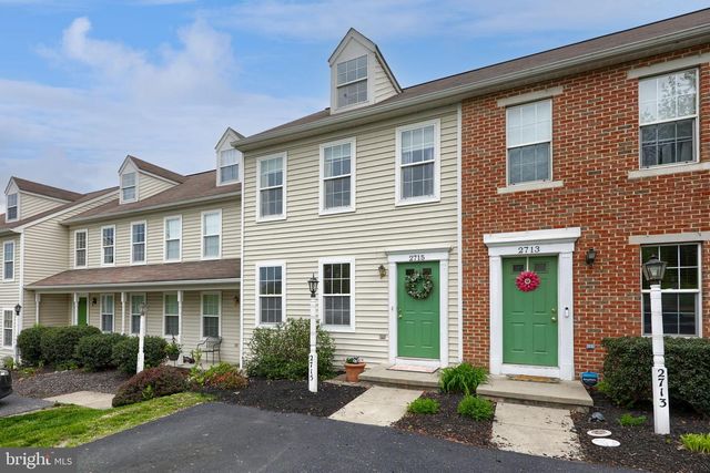 2715 WOODMONT DR, York, PA 17404