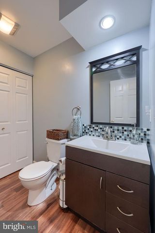 2715 WOODMONT DR, York, PA 17404