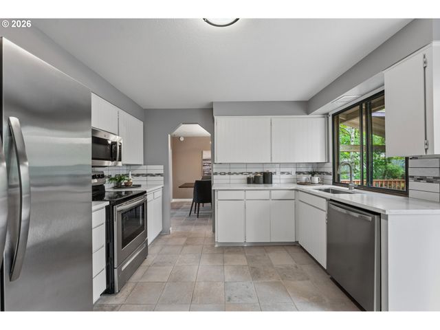 12165 Nw BIG FIR Ct, Portland, OR 97229