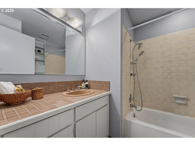 12165 Nw BIG FIR Ct, Portland, OR 97229