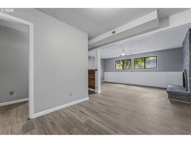 12165 Nw BIG FIR Ct, Portland, OR 97229
