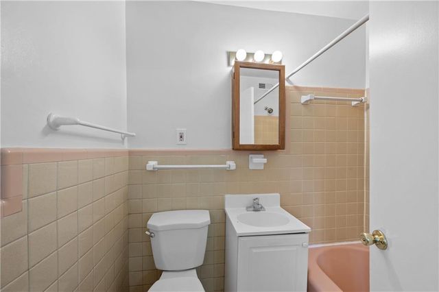 11 Peachtree Hills NE Avenue B5, Atlanta, GA 30305