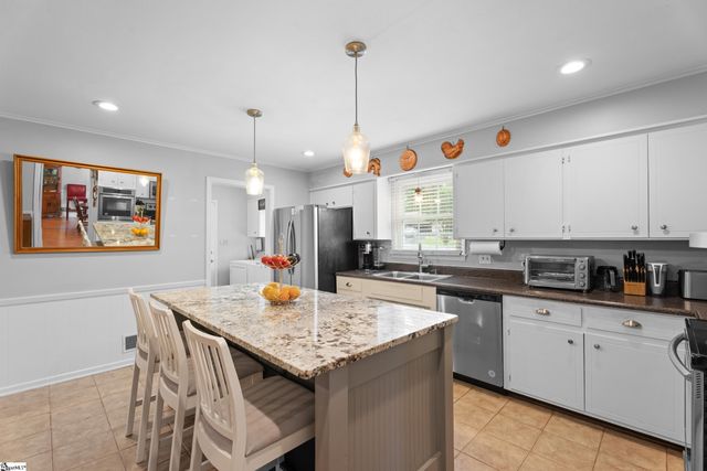 302 Peach Valley Drive, Spartanburg, SC 29303