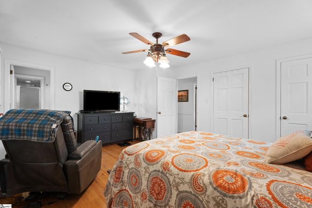 302 Peach Valley Drive, Spartanburg, SC 29303