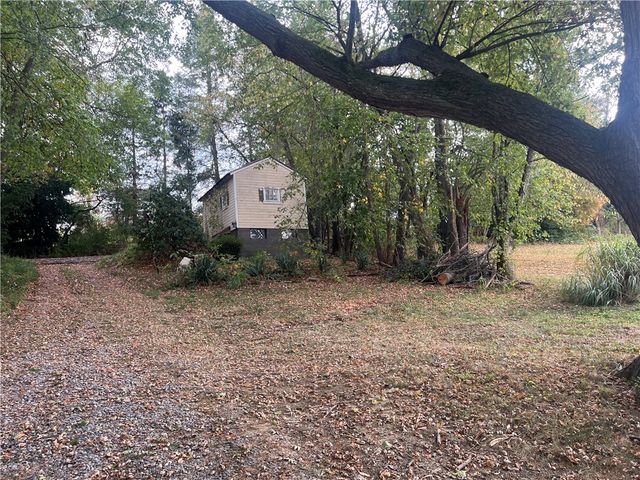 1809 W 11th St, Patterson Twp, PA 15010