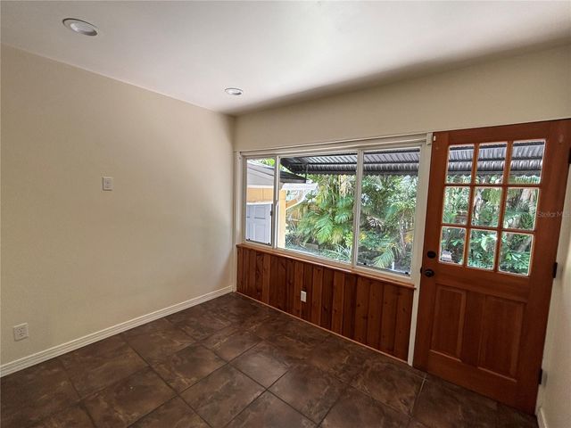 495 24TH AVENUE N, St Petersburg, FL 33704