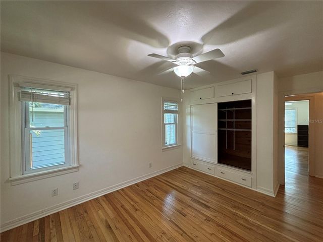 495 24TH AVENUE N, St Petersburg, FL 33704