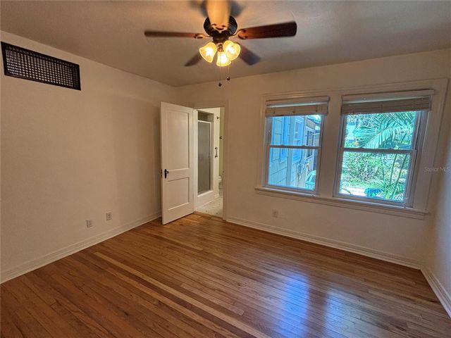 495 24TH AVENUE N, St Petersburg, FL 33704