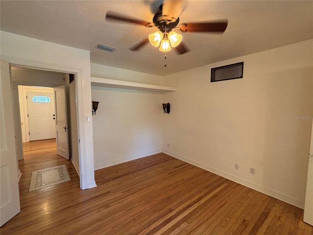 495 24TH AVENUE N, St Petersburg, FL 33704