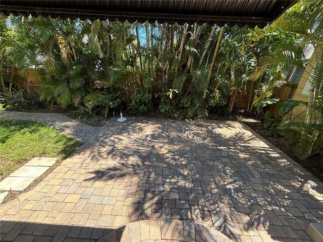 495 24TH AVENUE N, St Petersburg, FL 33704