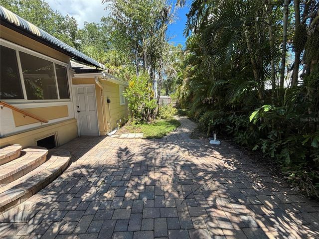 495 24TH AVENUE N, St Petersburg, FL 33704