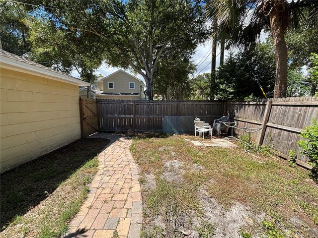 495 24TH AVENUE N, St Petersburg, FL 33704