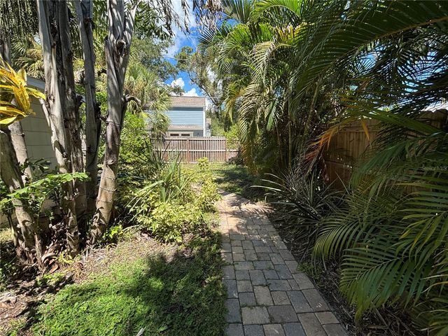 495 24TH AVENUE N, St Petersburg, FL 33704