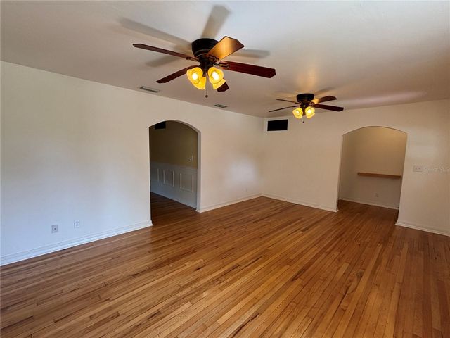 495 24TH AVENUE N, St Petersburg, FL 33704