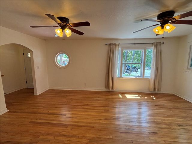 495 24TH AVENUE N, St Petersburg, FL 33704