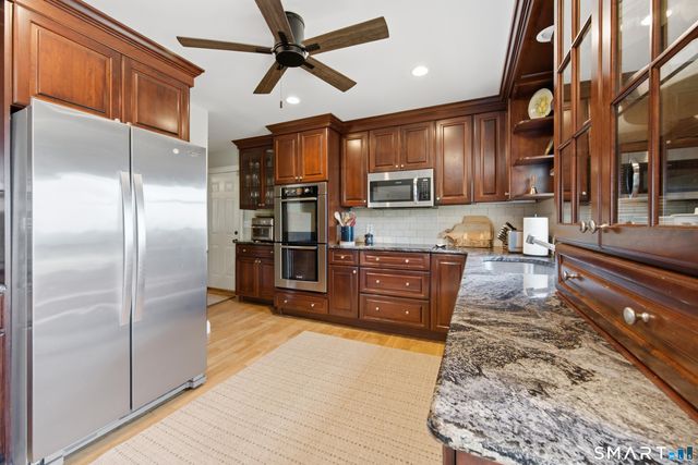 20 Timber Lane, New Milford, CT 06776
